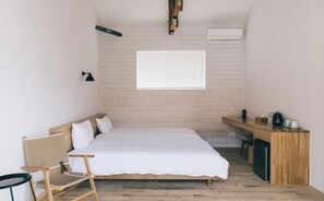 Desk, blackout drapes, free WiFi