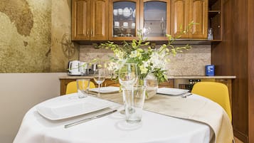 Apartment | Private kitchen | Fridge, oven, stovetop, coffee/tea maker