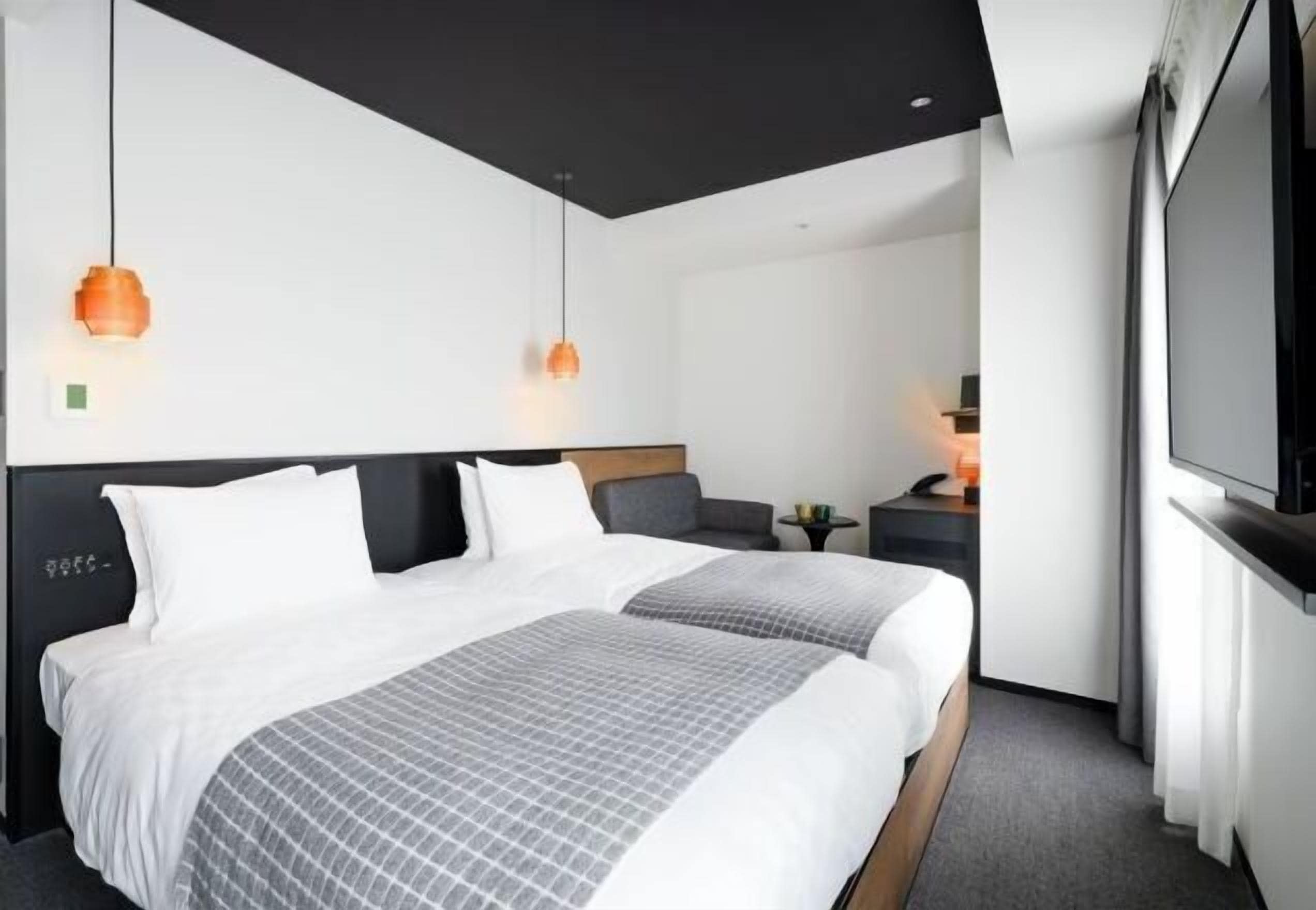 Fer et planche à repasser, Wi-Fi gratuit, draps fournis