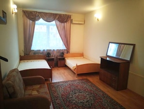 Fer et planche à repasser, Wi-Fi gratuit, draps fournis