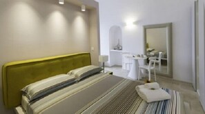 Double Room | Egyptian cotton sheets, premium bedding, down comforters, minibar - Santa Marina Bed & Breakfast (Massafra)