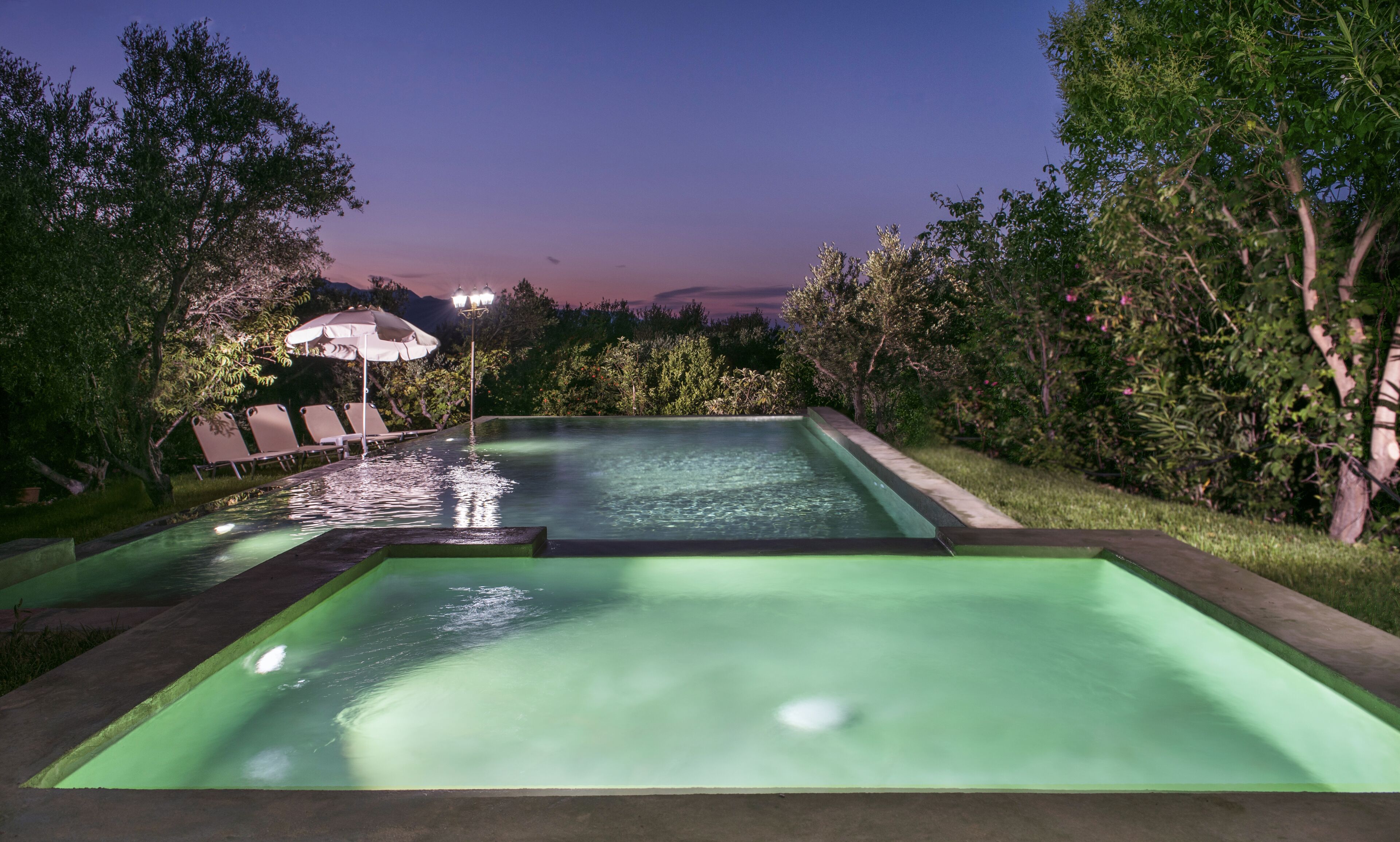 Majestic Villa ✩ Pool ✩ BBQ ✩ Sea & Mountain Views