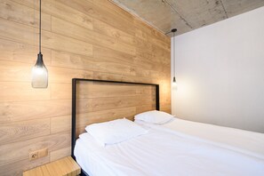 1 bedroom, in-room safe, desk, iron/ironing board