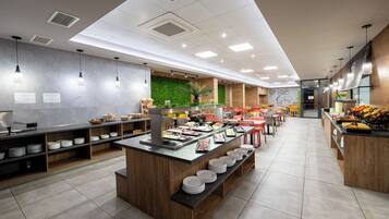 Esmorzar diari continental (7 BGN per persona)