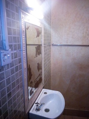 Double Room | Bathroom