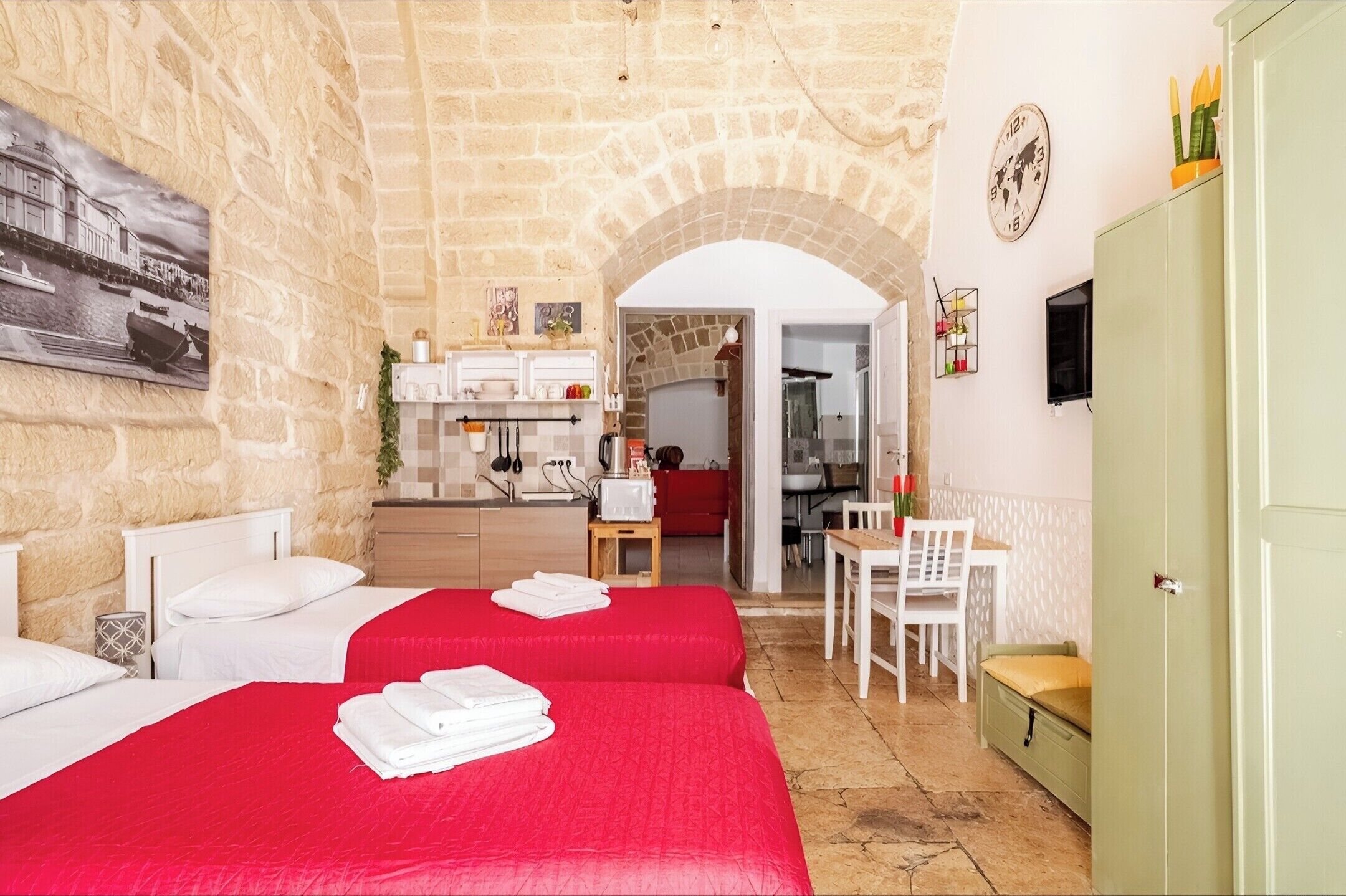 2 bedrooms, iron/ironing board, travel crib, free WiFi