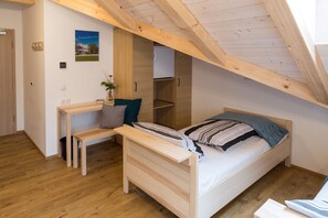 Double or Twin Room | Soundproofing, free WiFi, bed sheets - Pension Baumgartner (Rott a.Inn)