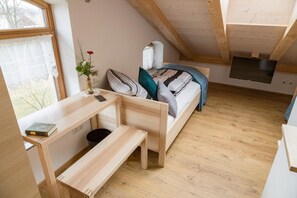 Schallisolierte Zimmer, kostenloses WLAN, Bettwäsche