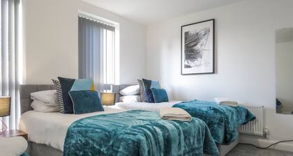 Tudors eSuites Birmingham Townhouse Private Garden Free Parking