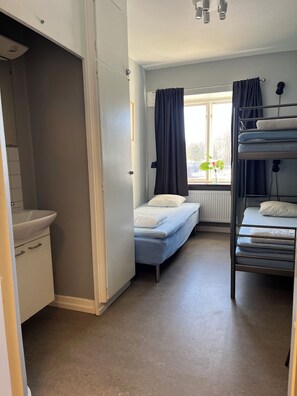 Triple Room, Shared Bathroom | Iron/ironing board (on request), free cots/infant beds, free WiFi - Partille Vandrarhem Bed & Breakfast - Hostel (Partille)
