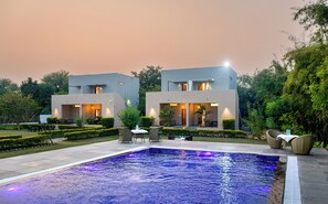 Habitación doble Deluxe | Área de sala de estar