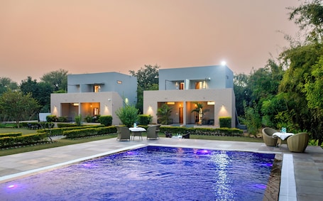 Deluxe Double Room | Living area