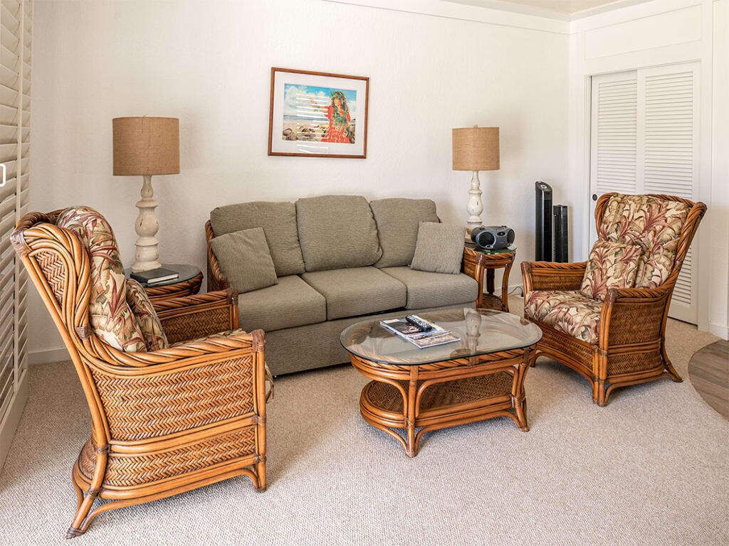 Stay In Upgraded Style! Ocean View Lanai, Kitchen, WiFi, Flat Screen TVs+More–Kiahuna 2136