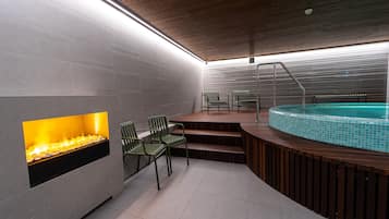 Sauna, steam room