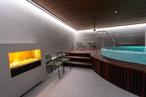 Sauna, steam room