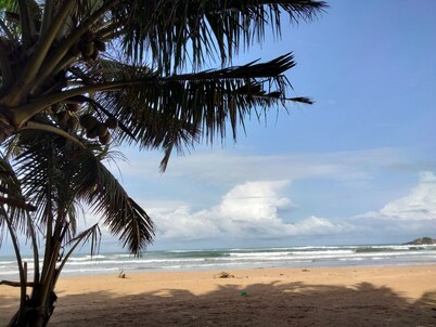 Moragalla Beach Home Guesthouse (Newly opened hotel)