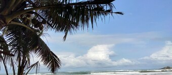 Moragalla Beach Home Guesthouse (Newly opened hotel)