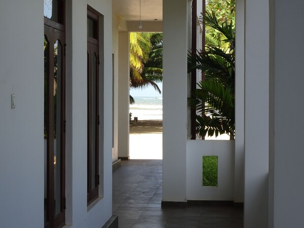 Beach/ocean view - Moragalla Beach Home Guesthouse (Newly opened hotel) (Beruwala)