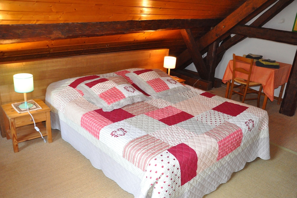 Old Savoyard farmhouse renovated in the Beaufortain Massif