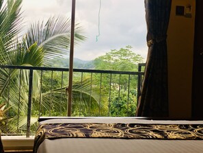 Decoración personalizada, muebles diferentes y escritorio