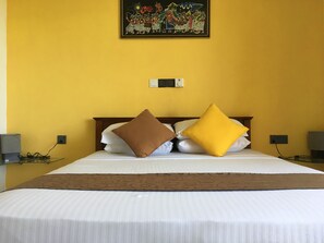 Deluxe Double Room | Individually decorated, individually furnished, desk, laptop workspace