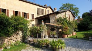 Front of property - Franciacorta Country Lodges (Cazzago San Martino)