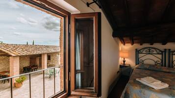 2 bedrooms, bed sheets