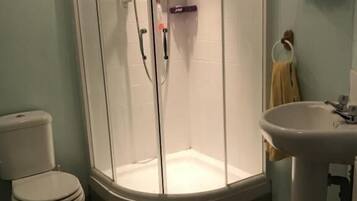 Double Room | Bathroom | Towels