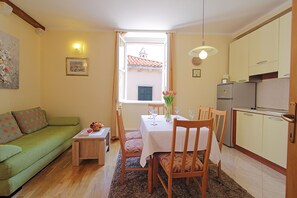 Appartement, 1 chambre (1) | Aire de séjour | Téléviseur à écran plat