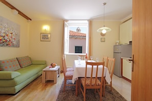 Appartement, 1 chambre (1) | Aire de séjour | Téléviseur à écran plat
