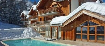 Superbe apt aux Orres 1800 avec piscine, sauna, hammam, balcon, wifi, au pied des pistes