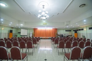 Meeting facility - OYO 1401 Hotel Maya (Kupang)