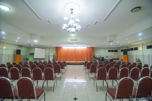Meeting facility