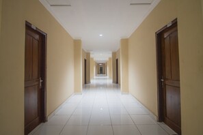 Hallway - OYO 1401 Hotel Maya (Kupang)