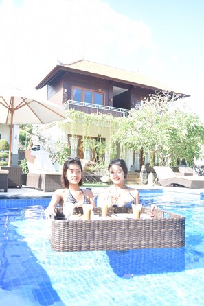 屋外プール、サンラウンジャー