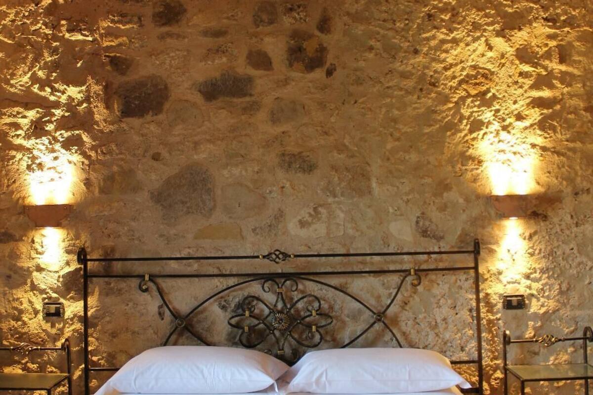 Double Room (Primavera)