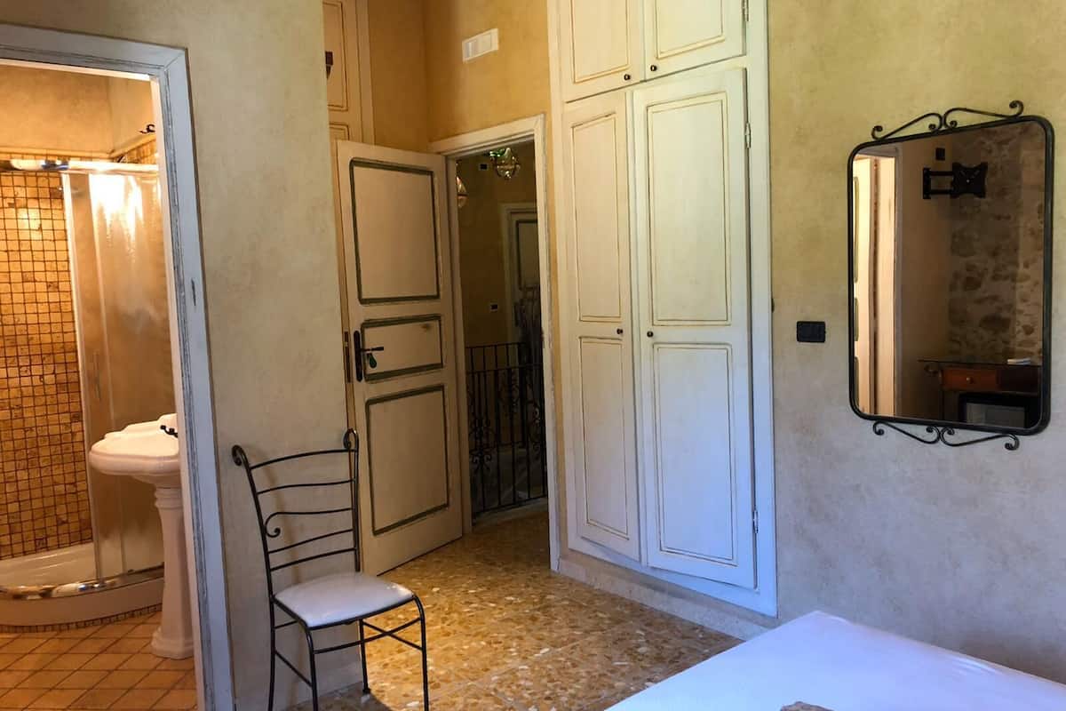 Double Room (Autunno)