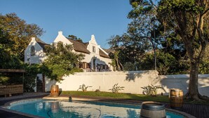 Outdoor pool - The Manor House at Knorhoek Estate (Cape Town)
