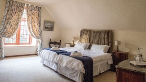 Master Suite - The Manor House at Knorhoek Estate (Cape Town)