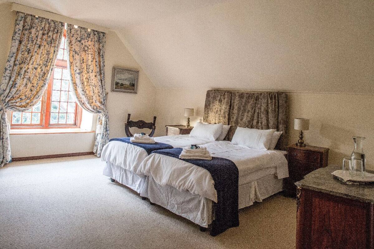 Master Suite | Laptop workspace, iron/ironing board (on request), WiFi (free)