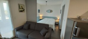 1 bedroom, iron/ironing board, travel cot, free WiFi
