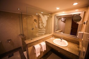 Chambre Double ou avec lits jumeaux | Salle de bain