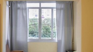 واي فاي مجانًا وملاءات أسرّة