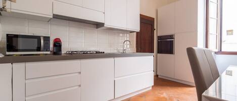 Fridge, microwave, oven, stovetop