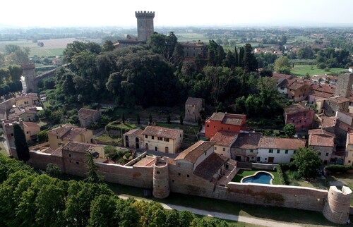 Apt. IL FIENILE - "Brunelleschi Manor" Medieval Apartments Resort