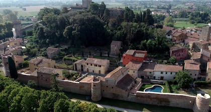 Apt. IL FIENILE - "Brunelleschin kartano" Medieval Apartments Resort