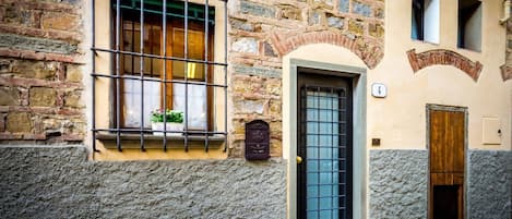 تفاصيل الفندق من الخارج