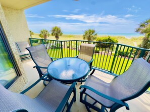 Terrace/patio - Experience Beach Club III 1E! Oceanfront Paradise Awaits: Spacious 3-Bedroom Condo with Stunning Views! (North Myrtle Beach)