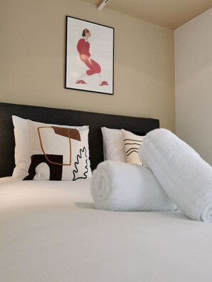 1 Schlafzimmer, Schreibtisch, Bügeleisen/Bügelbrett, Reisekinderbett