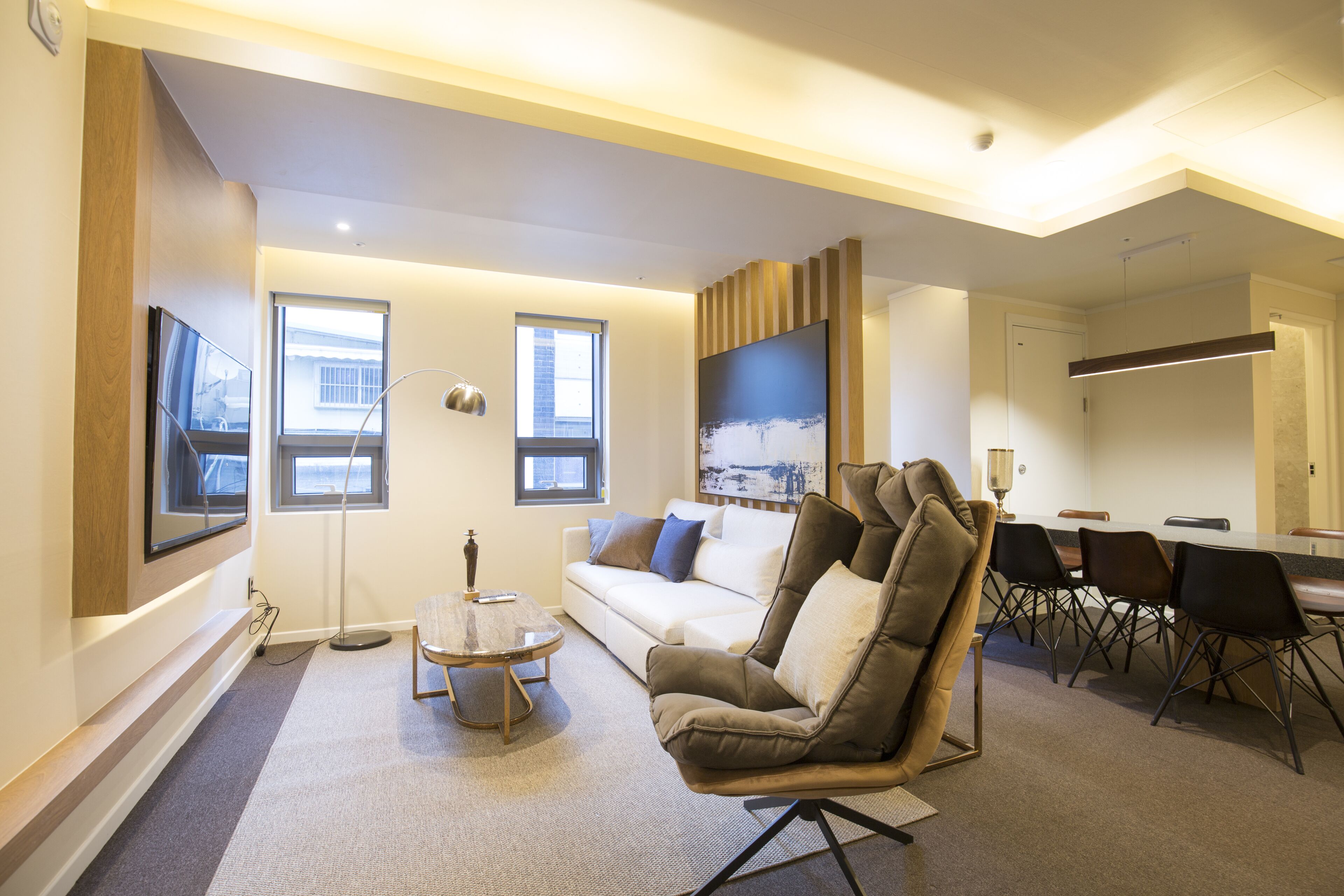 Laptop workspace, blackout curtains, iron/ironing board, free WiFi